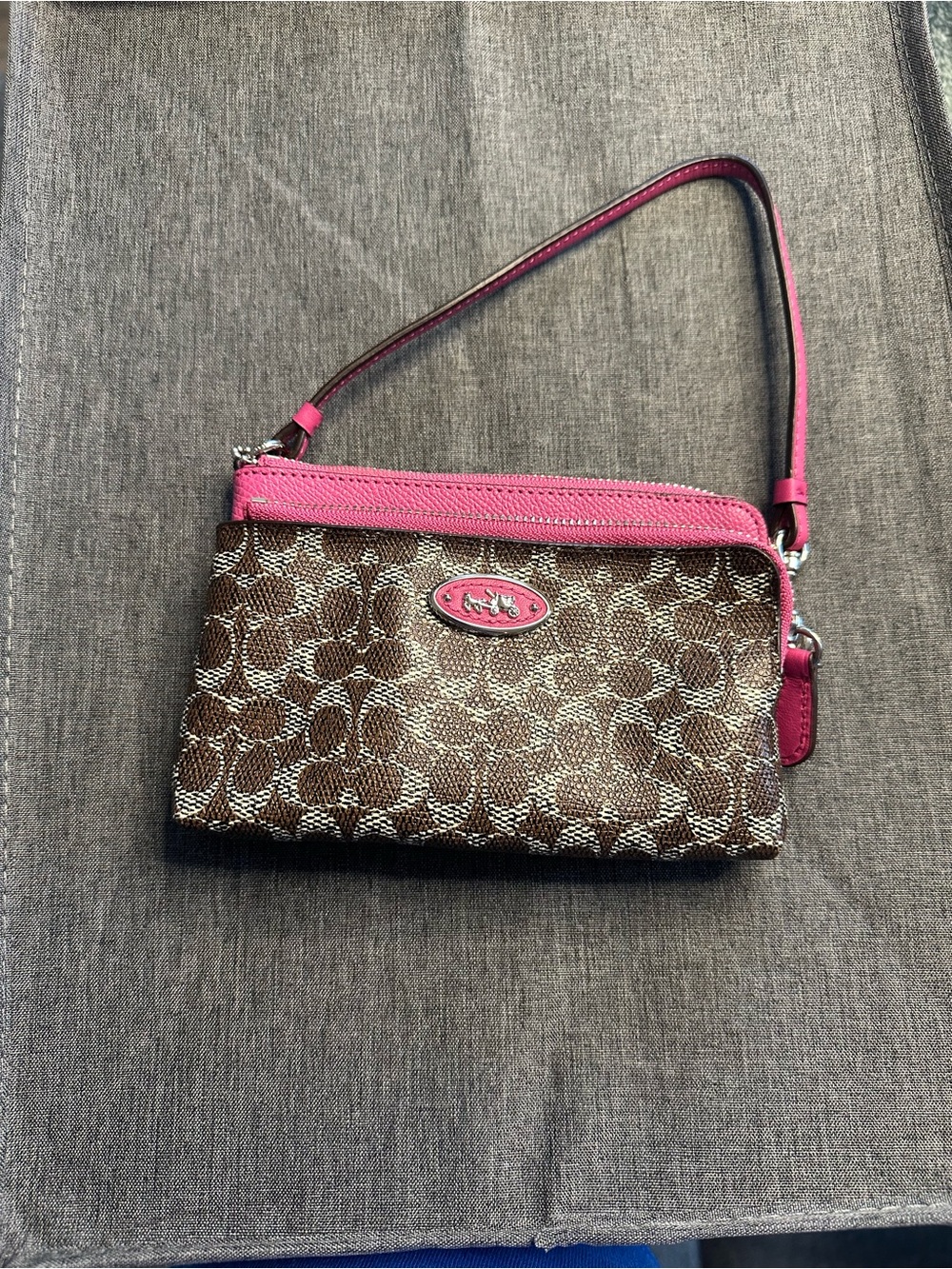Coach Signature Double Zip Wristlet – Pink